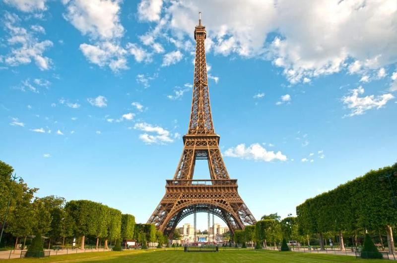 http://gerencieme.sejamaior.com.br/Content/imgNoticias/Biosolvit-Novo/cbef17_eiffel_tower_paris_france_.jpg